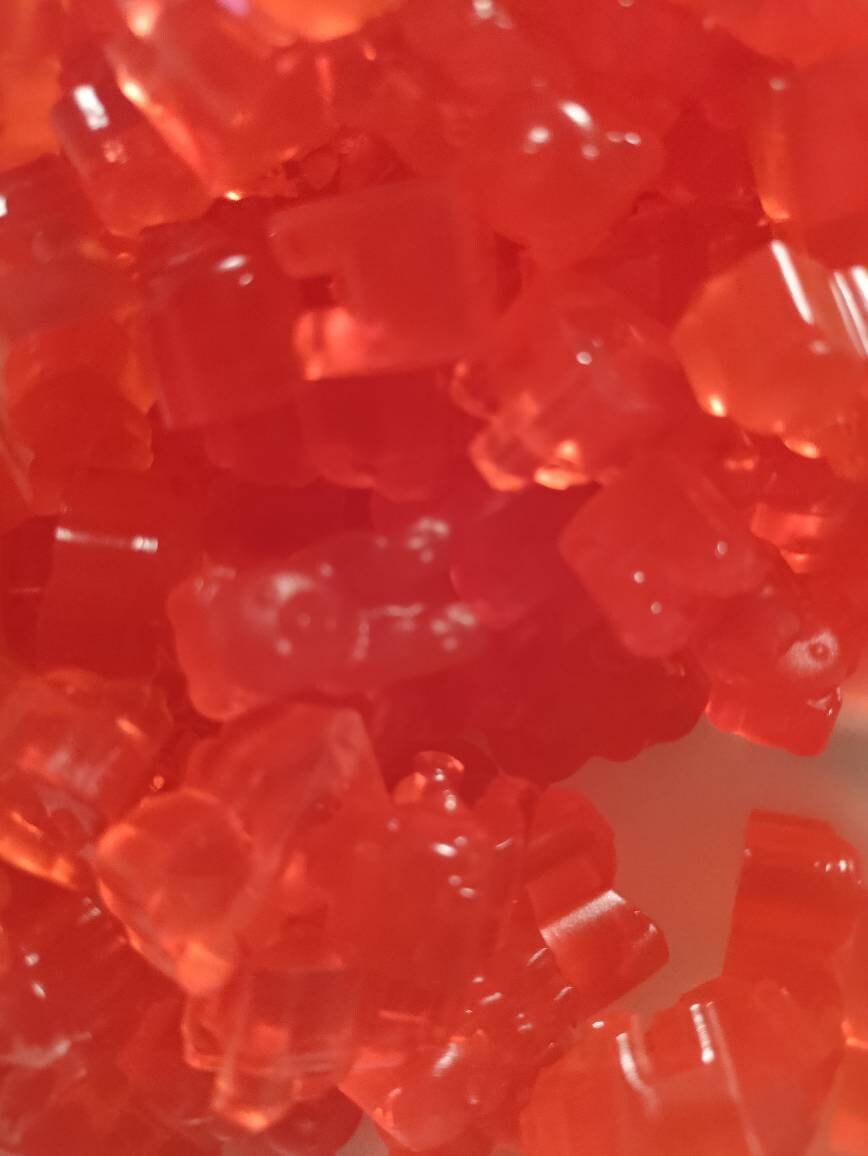 Cherry limeade sangria gummy bears